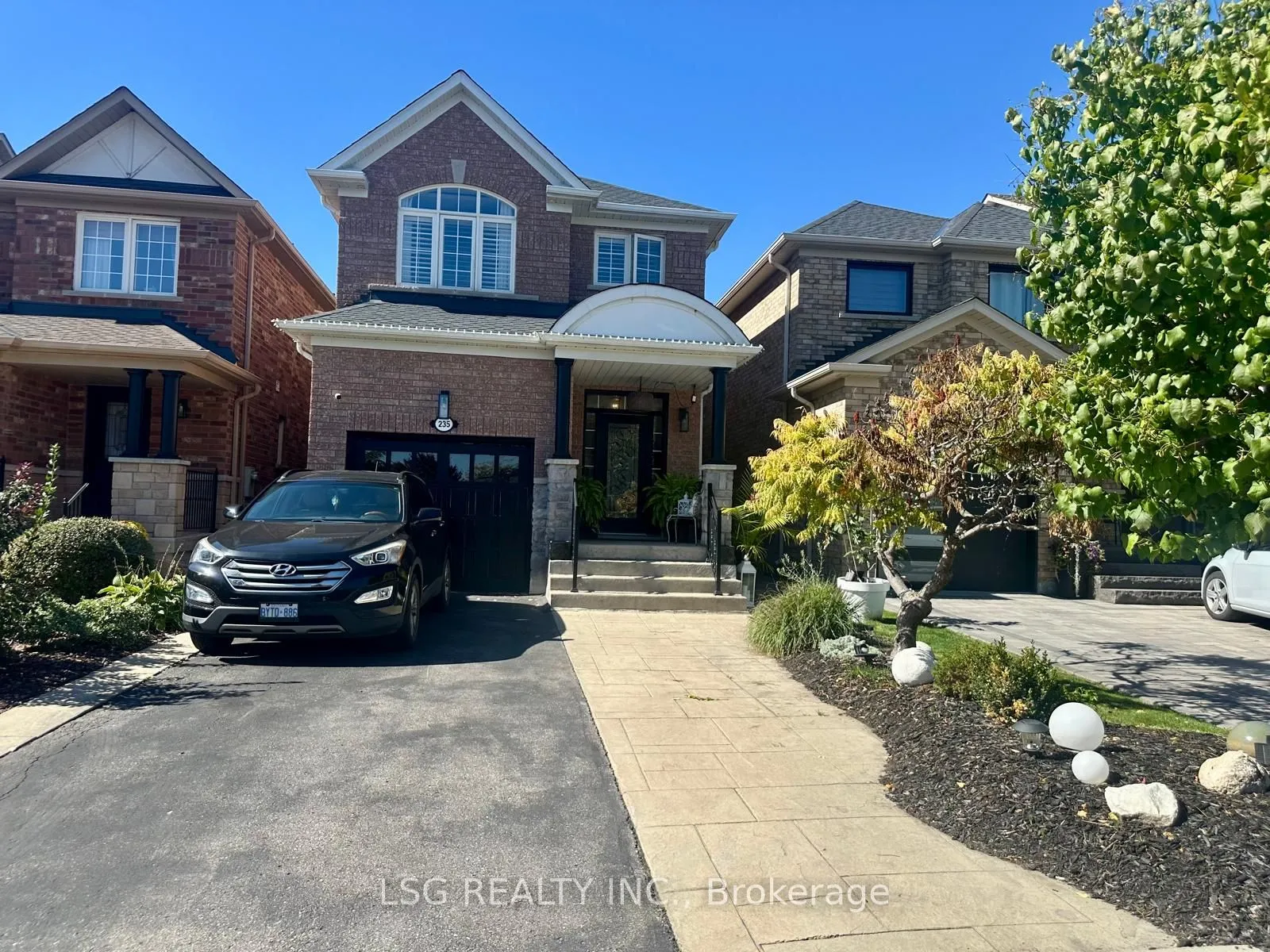 235 Venice Gate Drive, ON L4H 0G1