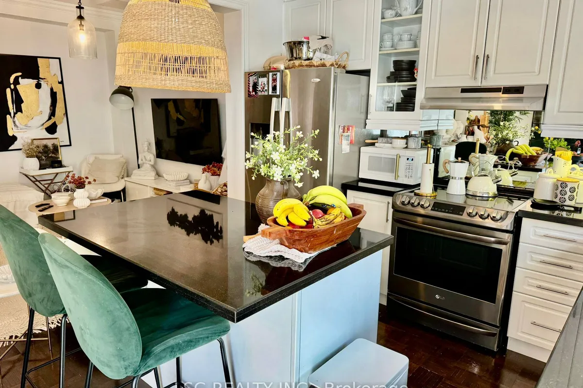 235 Venice Gate Drive, ON L4H 0G1