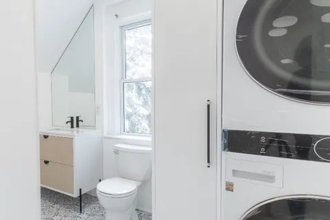 54 Queen Street, ON L0G 1W0