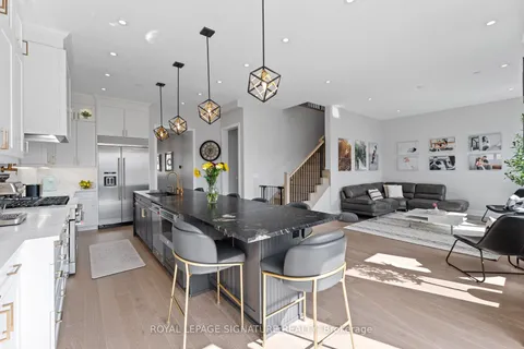 29 Sikura Circle, ON L4G 3Y8