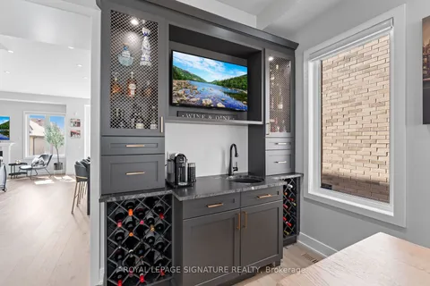 29 Sikura Circle, ON L4G 3Y8