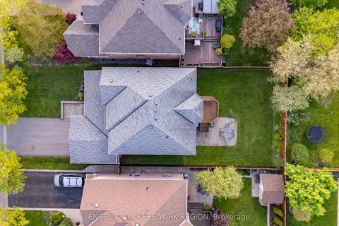 24 Timber Valley Avenue, ON L4E 3S6