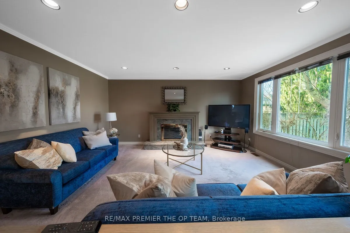 182 Clover Leaf Street, ON L4L 5H7