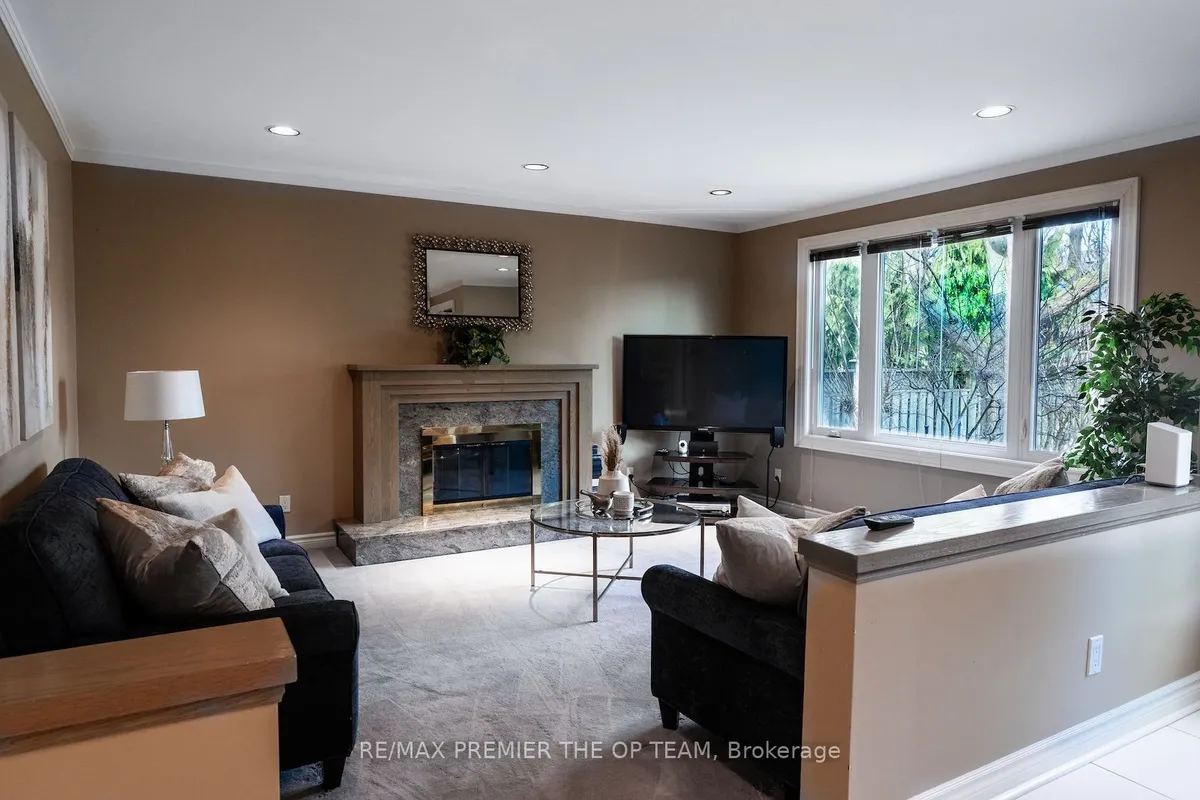 182 Clover Leaf Street, ON L4L 5H7