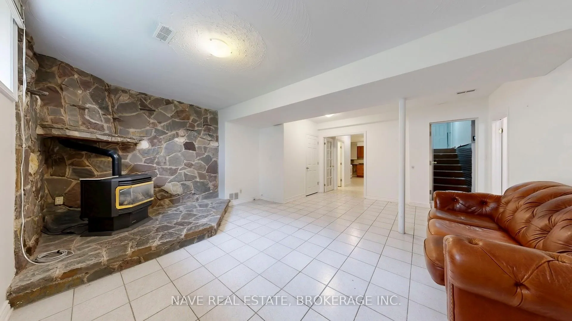 9747 Bathurst Street, ON L4C 3X5