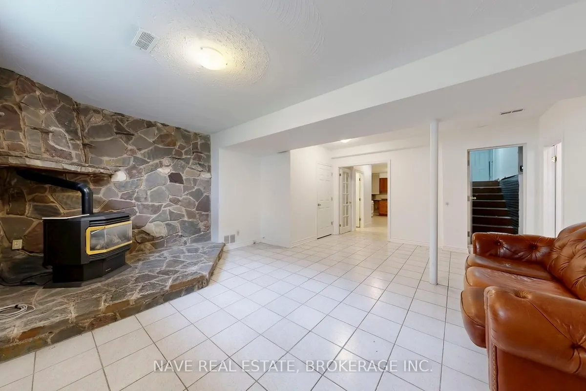 9747 Bathurst Street, ON L4C 3X5