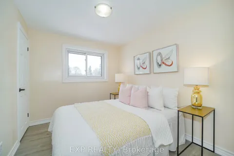 22 Jones Court, ON L4G 2B8