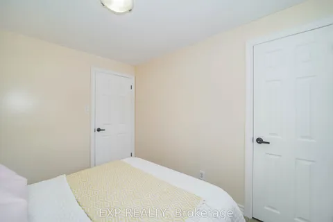 22 Jones Court, ON L4G 2B8