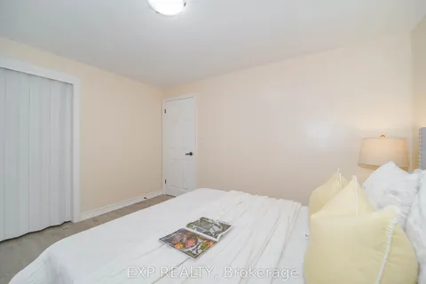 22 Jones Court, ON L4G 2B8