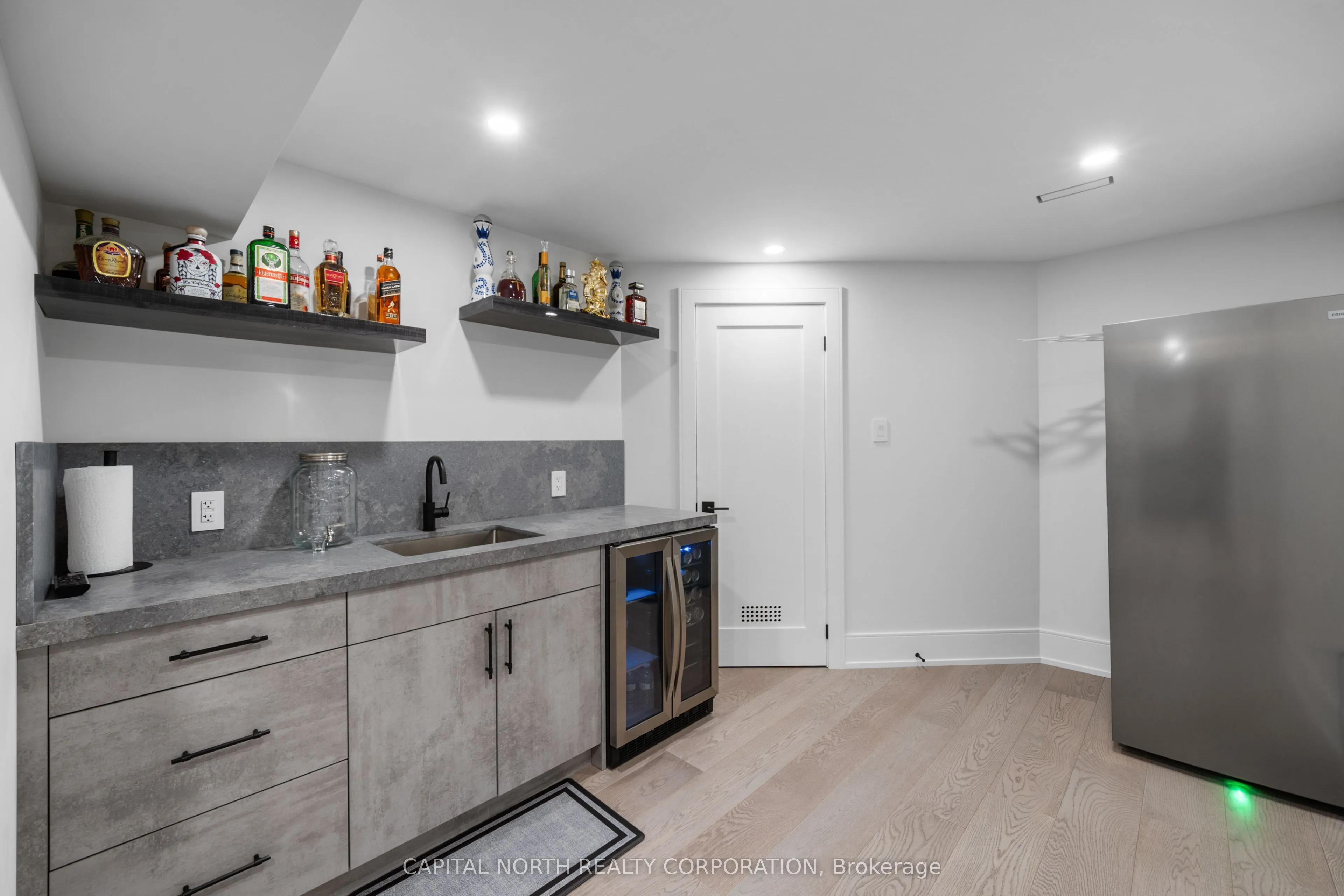 130 Fifth Avenue, ON L4L 6Z4