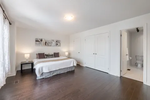 27 Scarlet Way, ON L3Z 0T4