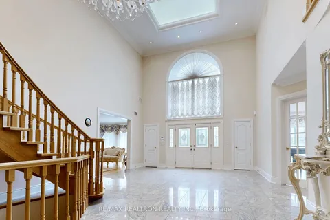 23 Kensington Drive, ON L4E 3M9