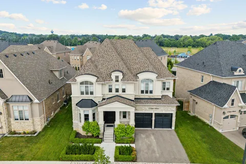 8 Larkin Avenue, ON L7B 0N8