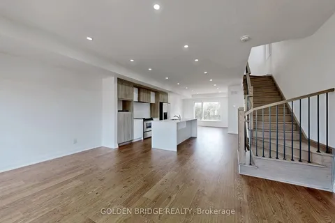 21 Persica Street, ON L4E 2T3