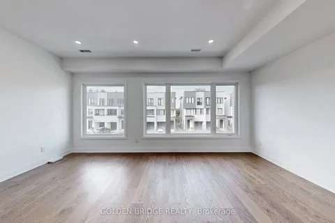 21 Persica Street, ON L4E 2T3