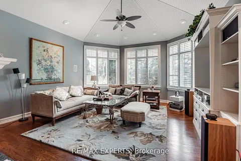 8 Alm Court, ON L4G 6W7