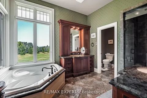 8 Alm Court, ON L4G 6W7