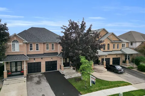 67 Colle Melito Way, ON L4H 1M4