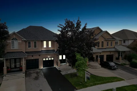 67 Colle Melito Way, ON L4H 1M4