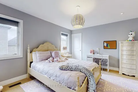 71 MANOR GLEN Crescent, ON L0G 1M0