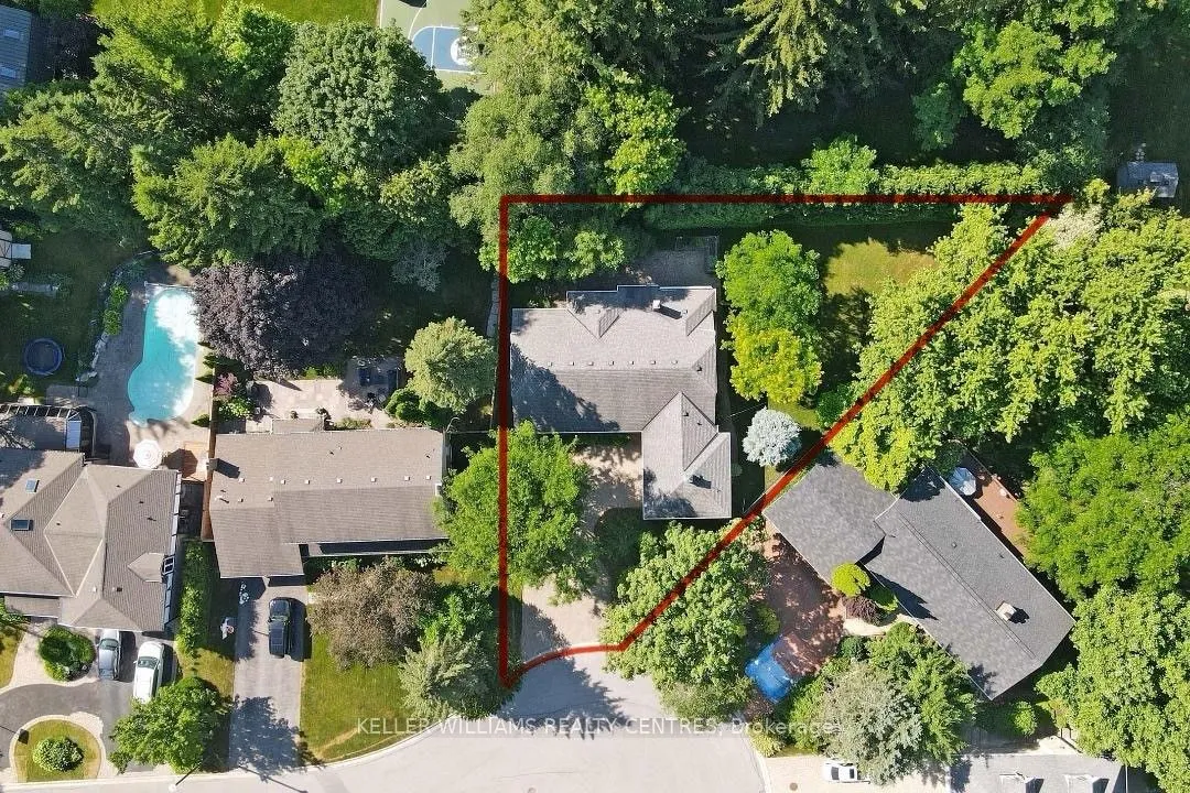 27 Hawthorne Lane, ON L4G 3K8