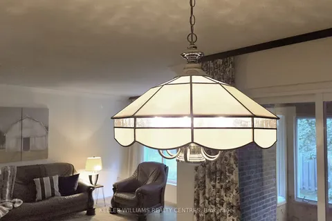 27 Hawthorne Lane, ON L4G 3K8