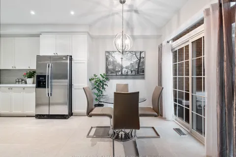 79 Watkins Glen Crescent, ON L4G 7S6