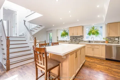 82 Derby Court, ON L3Y 5Z9