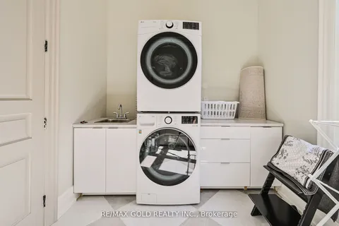 48 Sylvadene Parkway, ON L4L 2M6