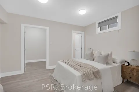 15 Wenderly Drive, ON L4G 1V2