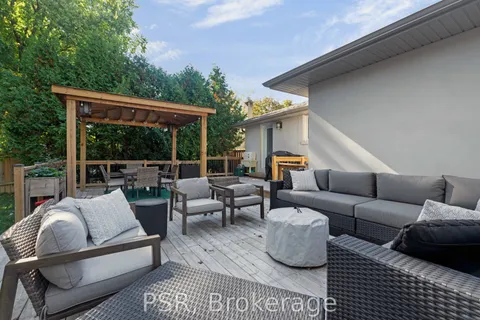 15 Wenderly Drive, ON L4G 1V2