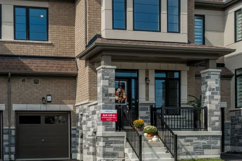 86 Kenneth Rogers Crescent, ON L9N 1S5