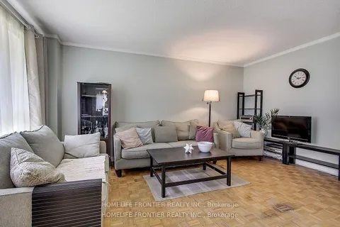 5 Penwick Crescent, ON L4C 5B3