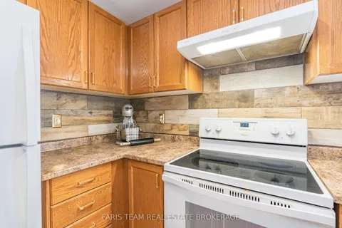 1006 Leslie Drive, ON L9S 2B2