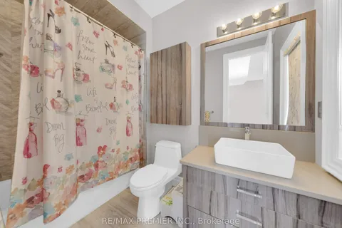 19 Petrolia Court, ON L4C 0C2