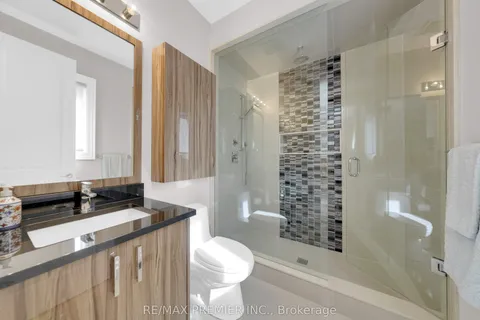 19 Petrolia Court, ON L4C 0C2