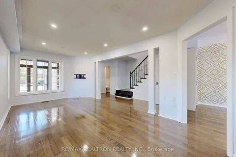 558 Willowick Drive, ON L3X 2A6