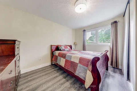 27 Pugsley Avenue, ON L4C 8V2