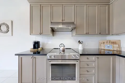 15 Forest Edge Crescent, ON L9N 1R8