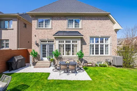 1 Terry View Crescent, ON L7B 0B7