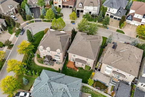 134 Orleans Circle, ON L4H 0V3