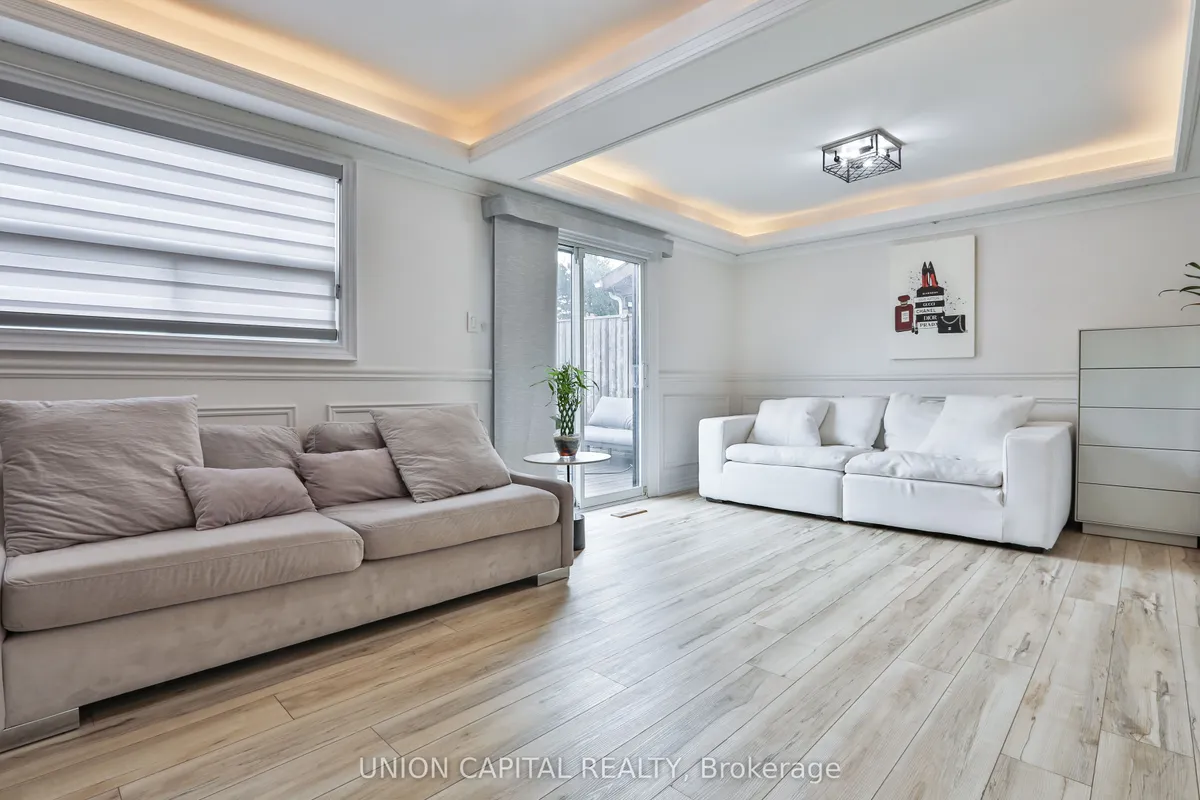 21 Avon Crescent, ON L4L 1H4