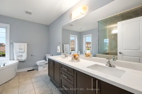 227 Inverness Way, ON L3Z 0W6