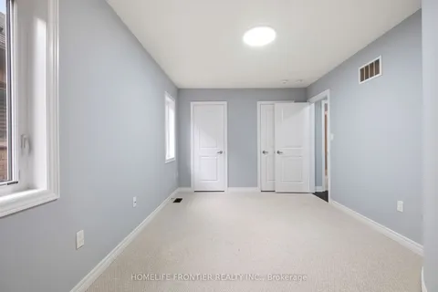 227 Inverness Way, ON L3Z 0W6