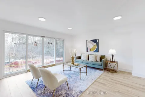 21 Chestnut Court, ON L4G 4A4