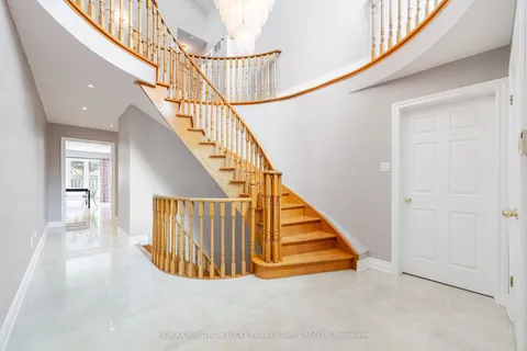 9 Coledale Road, ON L3R 7X3