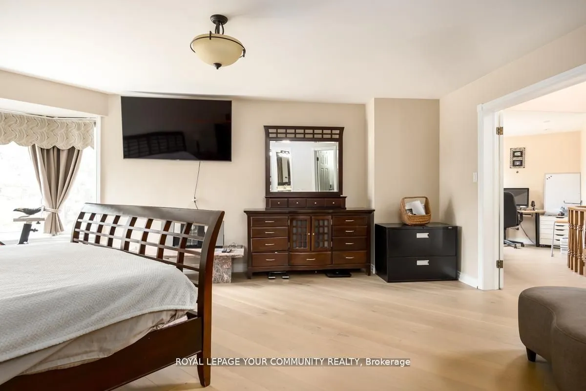 117 Hayhoe Avenue, ON L4L 1S5