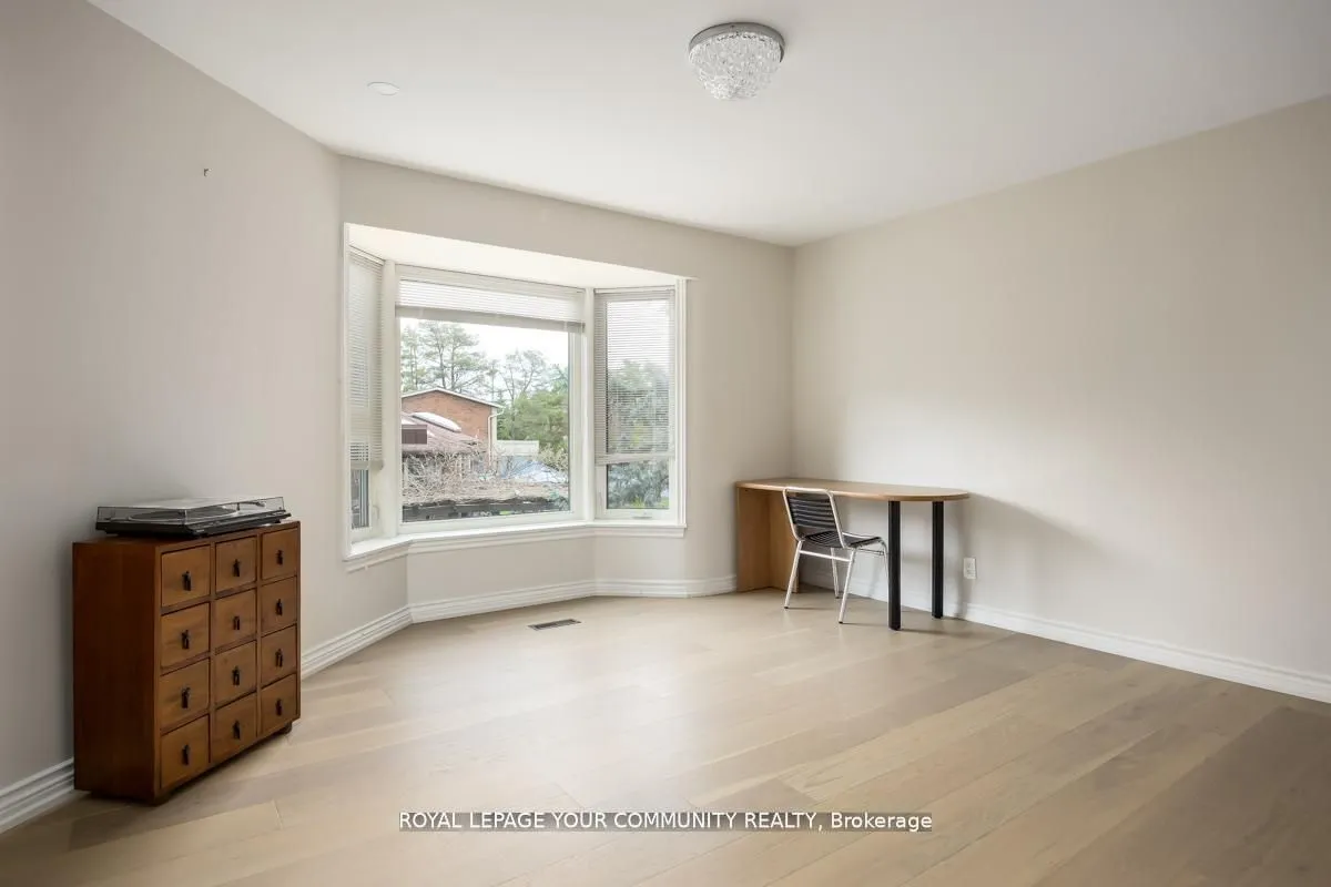 117 Hayhoe Avenue, ON L4L 1S5