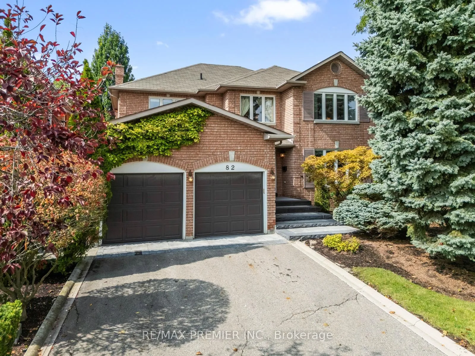 82 Jules Avenue, ON L4L 1Y3