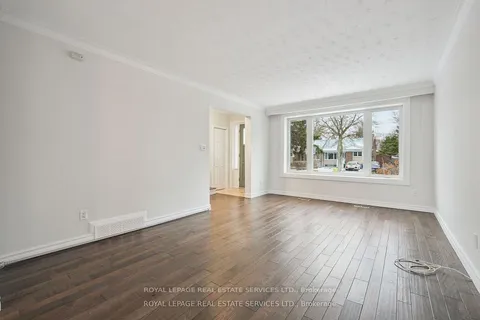 256 Zelda Crescent, ON L4C 2Y5